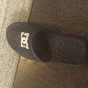 This is one shoe and it is very pretty I love it